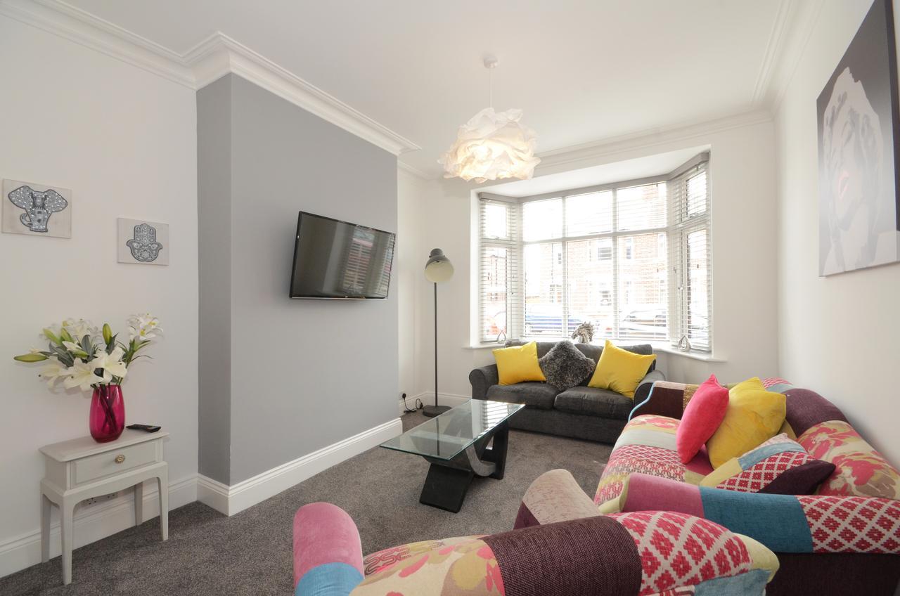 Holiday home Boutique House- Spacious & Stylish With Free Parking