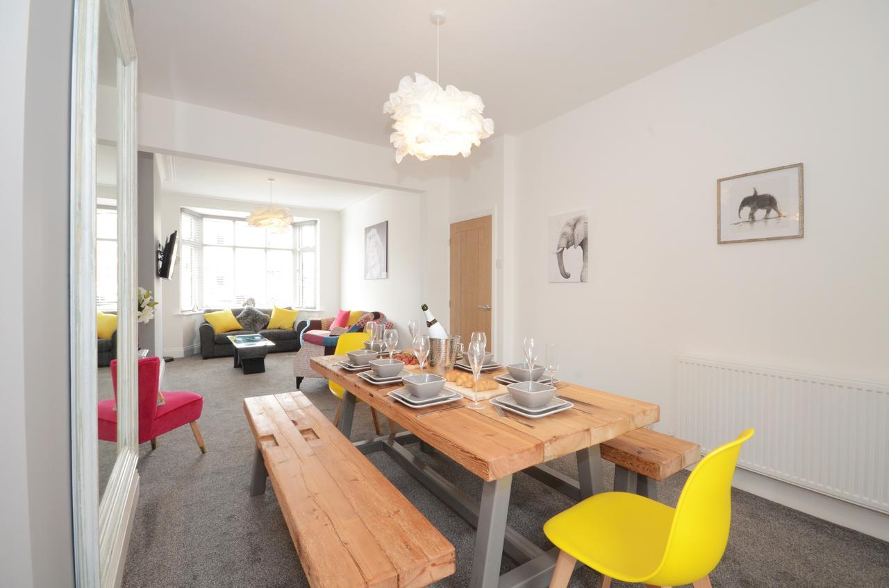 Boutique House- Spacious & Stylish With Free Parking Holiday home York