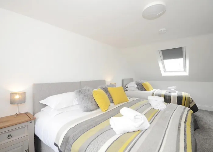 York Boutique House- Spacious & Stylish With Free Parking