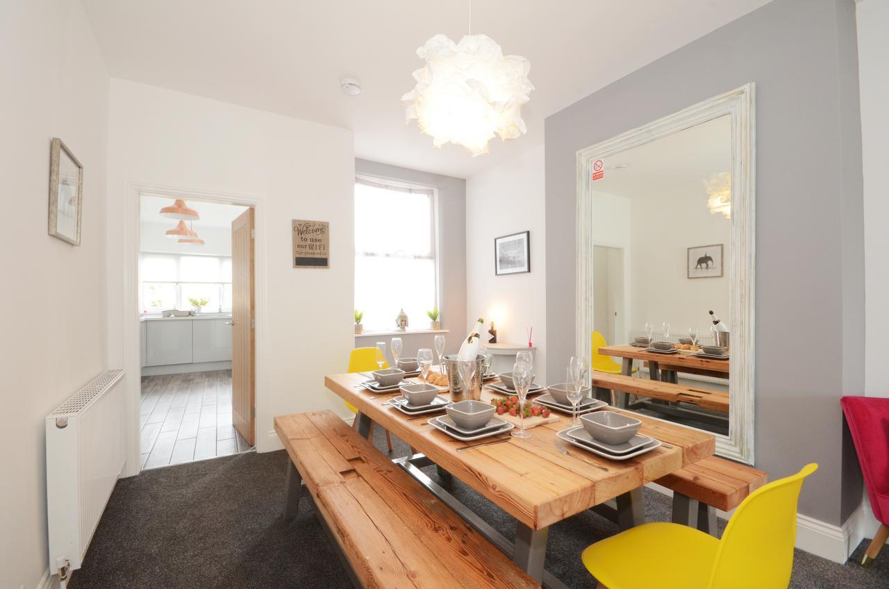 Boutique House- Spacious & Stylish With Free Parking Holiday home *